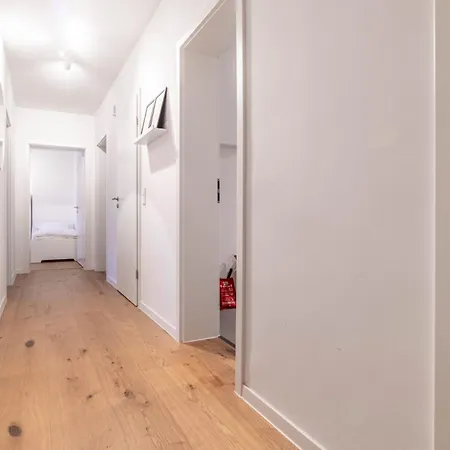 Apartman B16 Workers *