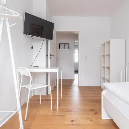 Apartman B16 Workers